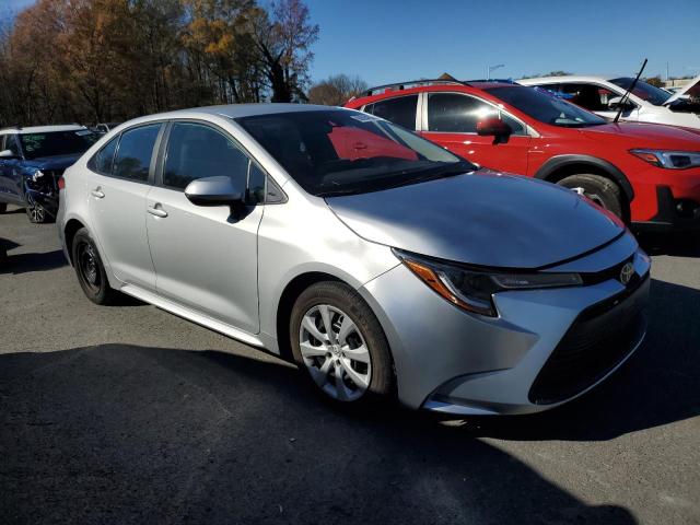 5YFB4MDE1RP092538 - 2024 TOYOTA COROLLA LE SILVER photo 4