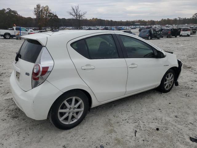 JTDKDTB34D1556091 - 2013 TOYOTA PRIUS C WHITE photo 3