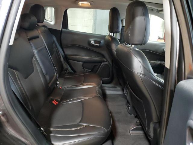 3C4NJDBB1JT131936 - 2018 JEEP COMPASS LATITUDE 灰色 照片 11