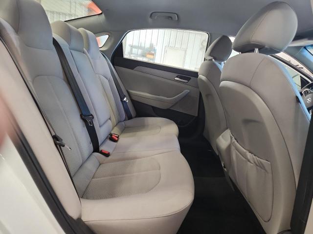 5NPE24AF8JH664349 - 2018 HYUNDAI SONATA SE WHITE photo 10