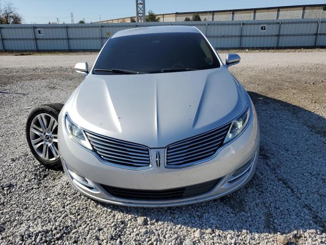 3LN6L2G90FR621180 - 2015 LINCOLN MKZ SILVER photo 5