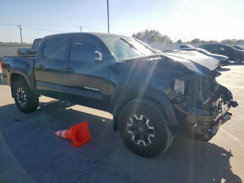 5TFCZ5AN8HX059598 - 2017 TOYOTA TACOMA DOUBLE CAB შავი ფოტო 4