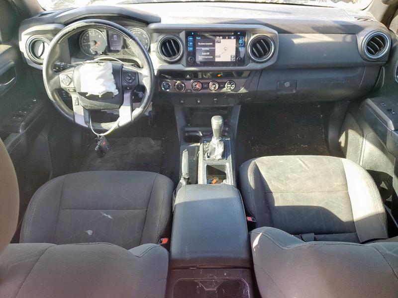 5TFCZ5AN8HX059598 - 2017 TOYOTA TACOMA DOUBLE CAB შავი ფოტო 8