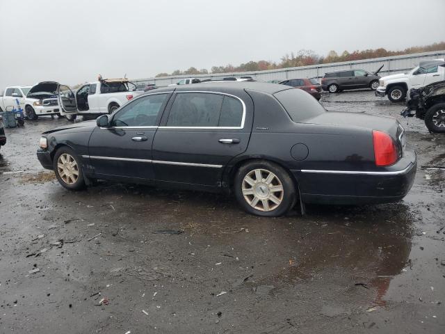 2LNBL8EV8BX755397 - 2011 LINCOLN TOWN CAR EXECUTIVE L BLACK photo 2