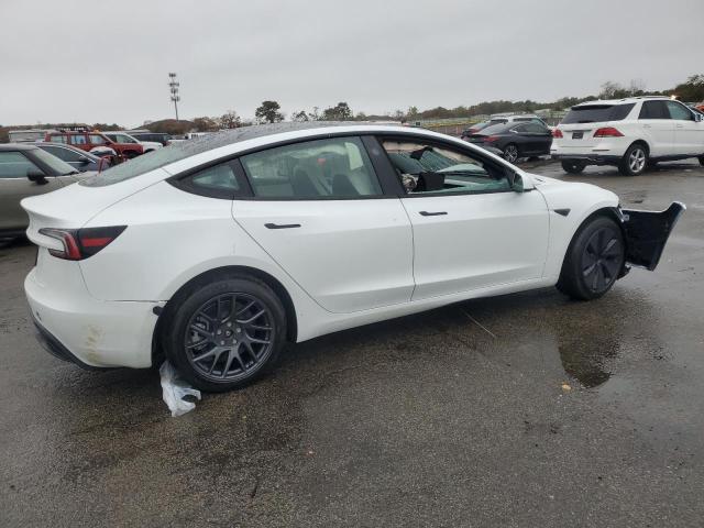 5YJ3E1EA1SF073615 - 2025 TESLA MODEL 3 WHITE photo 3