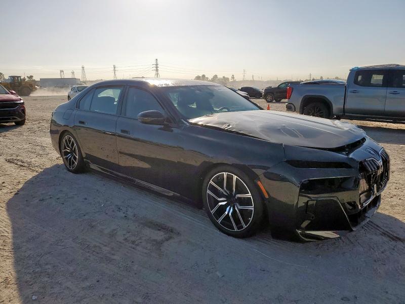 WBY53EJ04RCP86968 - 2024 BMW I7 XDRIVE60 Schwarz Foto 4