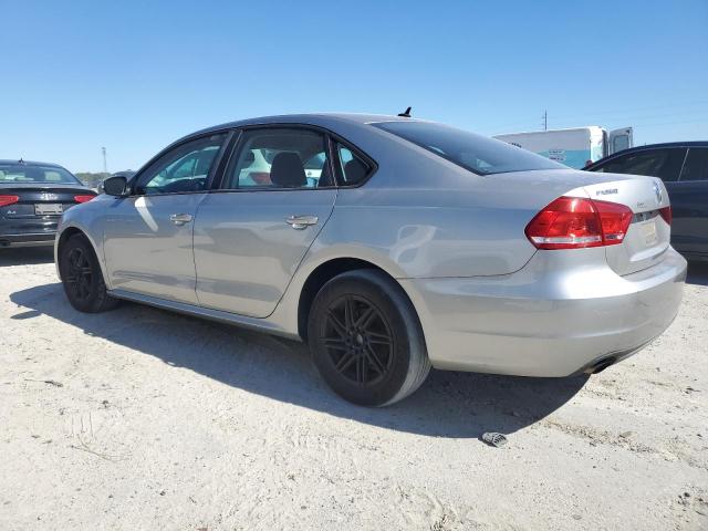 1VWAT7A36EC105576 - 2014 VOLKSWAGEN PASSAT S SILVER photo 2
