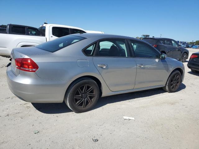 1VWAT7A36EC105576 - 2014 VOLKSWAGEN PASSAT S SILVER photo 3