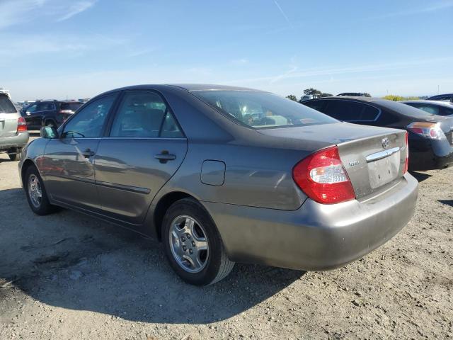4T1BE32K32U582032 - 2002 TOYOTA CAMRY LE SILVER photo 2