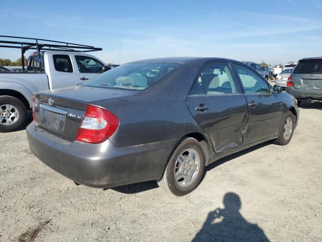 4T1BE32K32U582032 - 2002 TOYOTA CAMRY LE SILVER photo 3