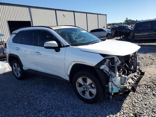2T3W1RFV7LC072250 - 2020 TOYOTA RAV4 XLE WHITE photo 4