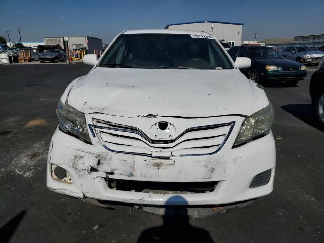 4T1BF3EK6AU511883 - 2010 TOYOTA CAMRY BASE WHITE photo 5