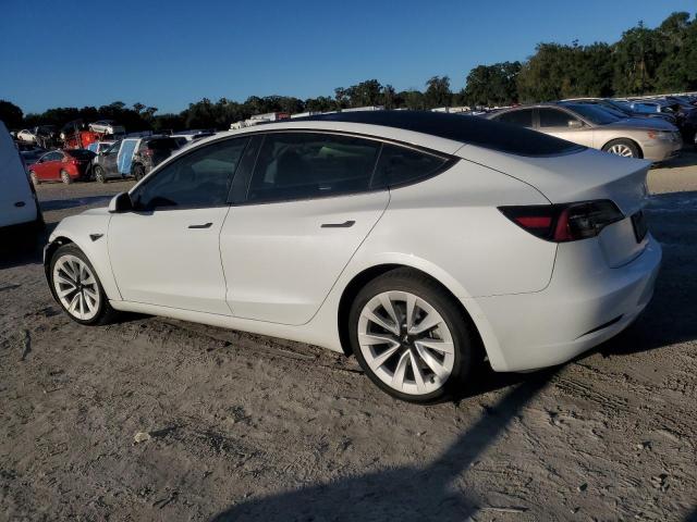 5YJ3E1EA3NF329032 - 2022 TESLA MODEL 3 WHITE photo 2