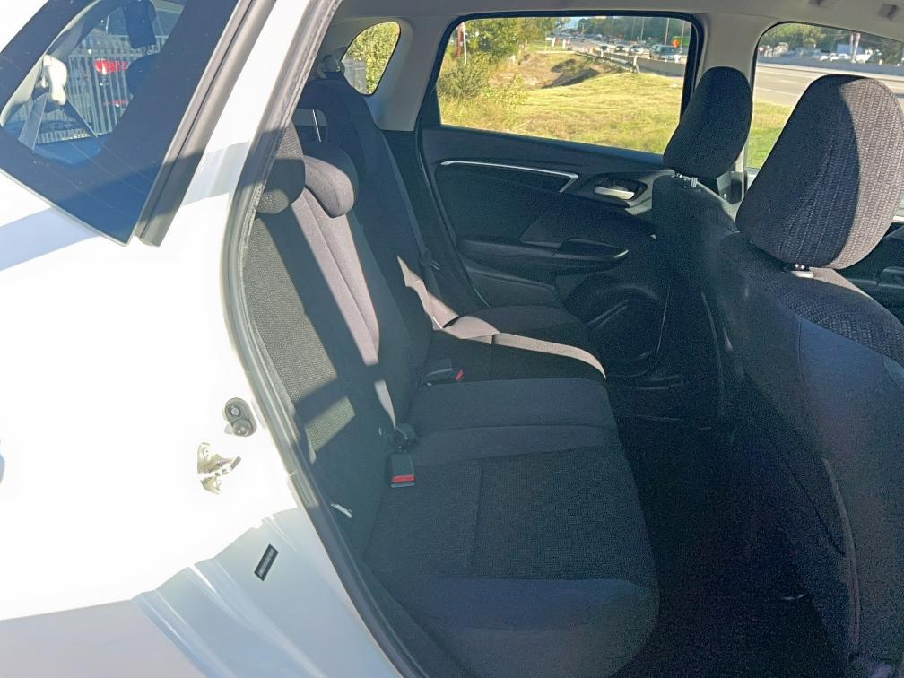 JHMGK5H5XGX018043 - 2016 HONDA FIT LX 白色 照片 6