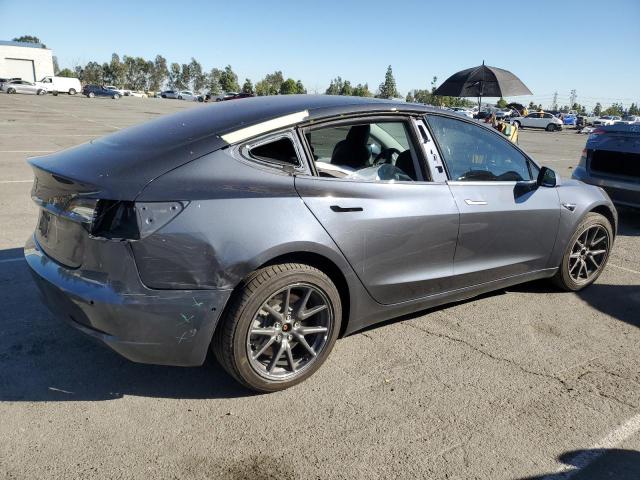 5YJ3E1EA3JF043594 - 2018 TESLA MODEL 3 GRAY photo 3