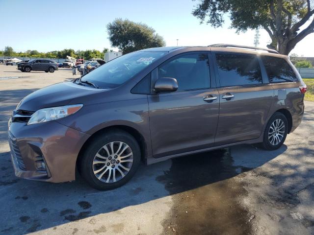 2018 TOYOTA SIENNA XLE, 