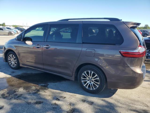 5TDYZ3DC6JS919157 - 2018 TOYOTA SIENNA XLE Brązowy zdjęcie 2