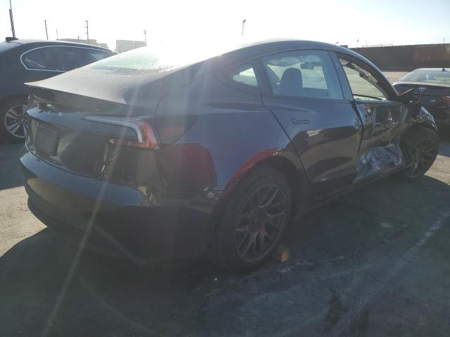 5YJ3E1EA0SF941443 - 2025 TESLA MODEL 3 GRAY photo 3