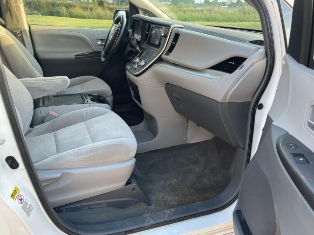 5TDKK3DC3FS547083 - 2015 TOYOTA SIENNA LE 白色 照片 5