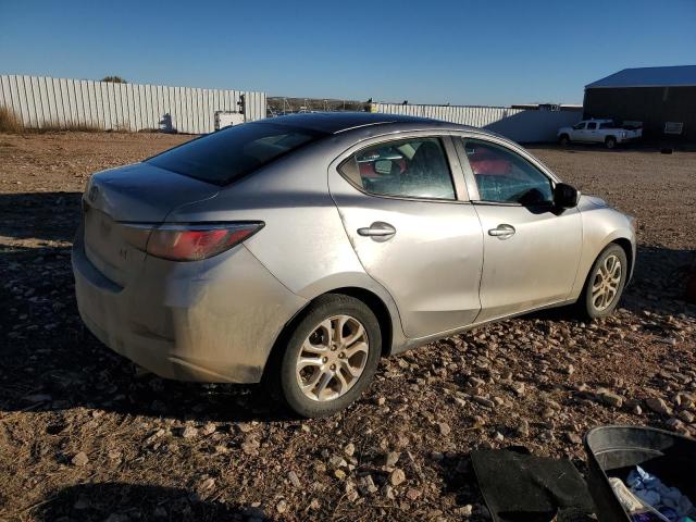 3MYDLBZV7GY113416 - 2016 TOYOTA SCION IA Srebrny zdjęcie 3
