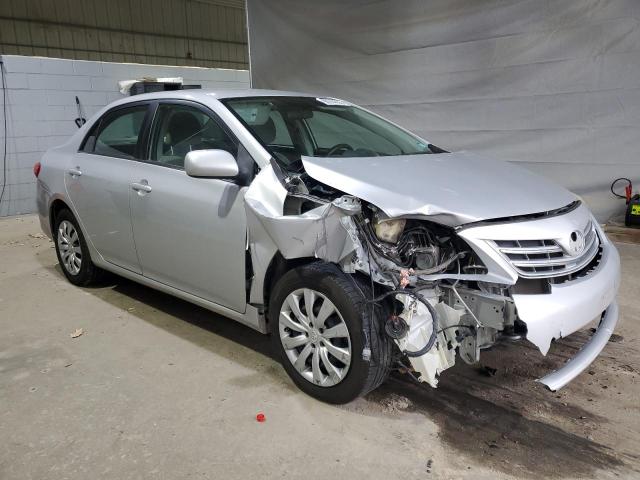 2T1BU4EEXDC962231 - 2013 TOYOTA COROLLA BASE Сріблястий фото 4