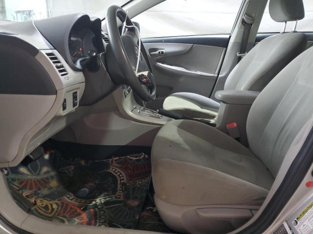 2T1BU4EEXDC962231 - 2013 TOYOTA COROLLA BASE Сріблястий фото 7