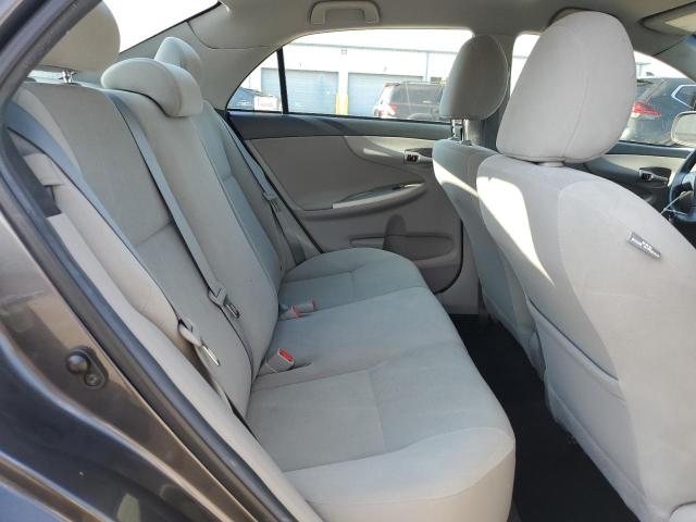 2T1BU4EE4DC128231 - 2013 TOYOTA COROLLA BASE Серый фото 10