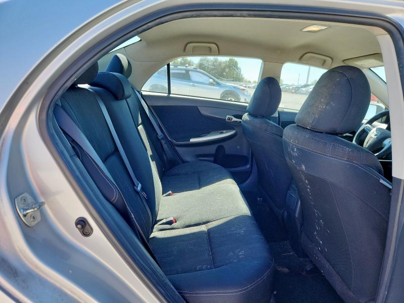 5YFBU4EE2CP056489 - 2012 TOYOTA COROLLA BASE Silber Foto 10