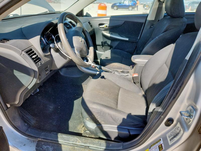 5YFBU4EE2CP056489 - 2012 TOYOTA COROLLA BASE Silber Foto 7