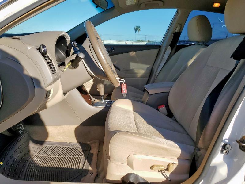 1N4AL2AP8AN435488 - 2010 NISSAN ALTIMA BASE WHITE photo 7