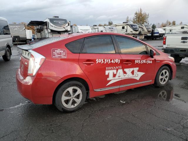 JTDKN3DU1D5681481 - 2013 TOYOTA PRIUS წითელი ფოტო 3