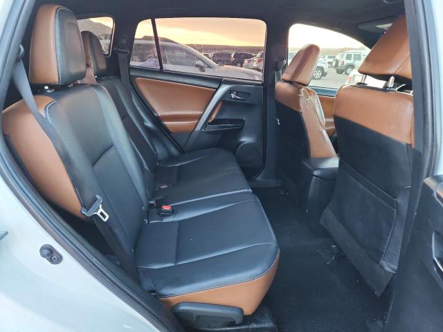 JTMNFREV9JJ205356 - 2018 TOYOTA RAV4 SE 白色 照片 10