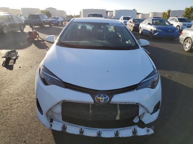2T1BURHE5JC010502 - 2018 TOYOTA COROLLA L WHITE photo 5