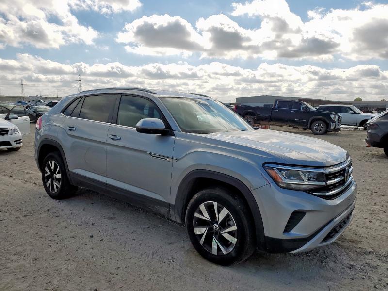 1V2DC2CA8NC229670 - 2022 VOLKSWAGEN ATLAS CROS SE SILVER photo 4