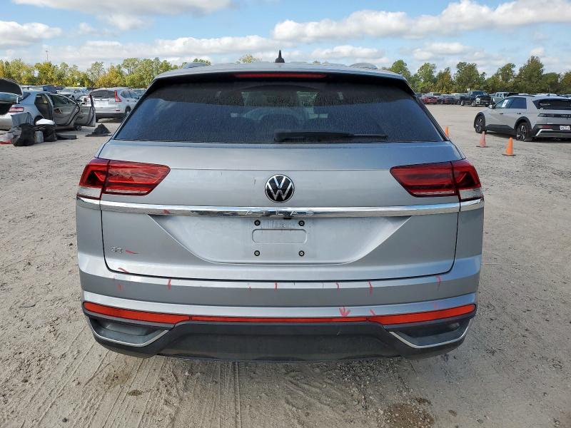 1V2DC2CA8NC229670 - 2022 VOLKSWAGEN ATLAS CROS SE SILVER photo 6