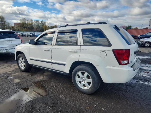 1J8GR48K28C232684 - 2008 JEEP GRAND CHER LAREDO WHITE photo 2
