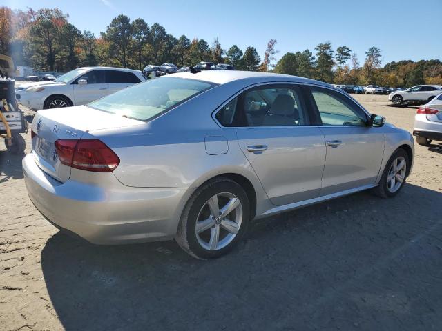 1VWBN7A33DC001432 - 2013 VOLKSWAGEN PASSAT SE 银色 照片 3