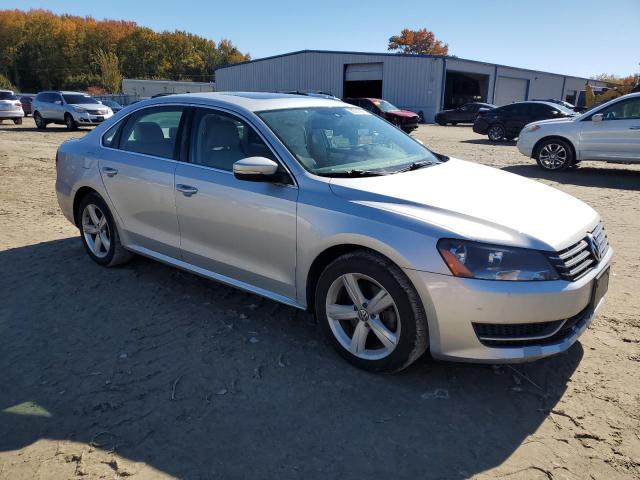 1VWBN7A33DC001432 - 2013 VOLKSWAGEN PASSAT SE 银色 照片 4