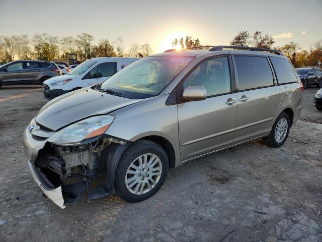 2010 TOYOTA SIENNA XLE, 