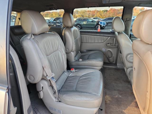 5TDDK4CC8AS033495 - 2010 TOYOTA SIENNA XLE 棕色 照片 11