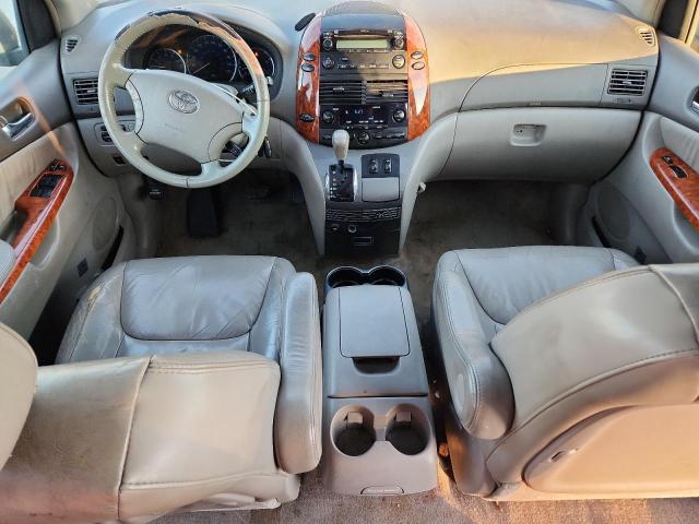 5TDDK4CC8AS033495 - 2010 TOYOTA SIENNA XLE 棕色 照片 8