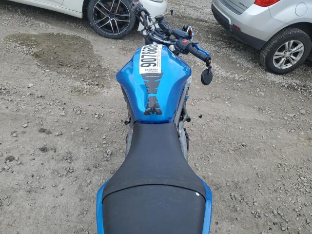 JKAEXEC11ADA49234 - 2010 KAWASAKI EX650 C Blau Foto 6