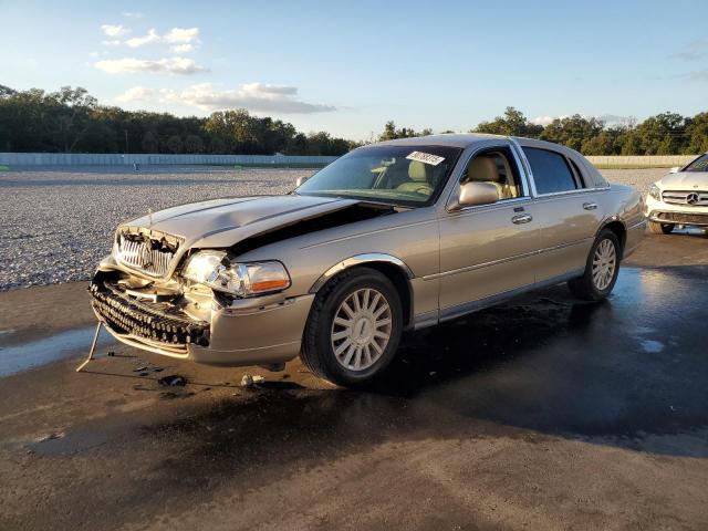 2005 LINCOLN TOWN CAR SIGNATURE, 