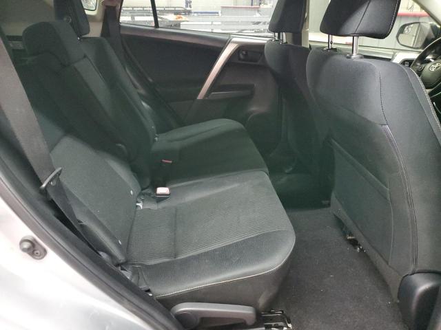 JTMZFREV3JD128774 - 2018 TOYOTA RAV4 LE Gümüş fotoğraf 10