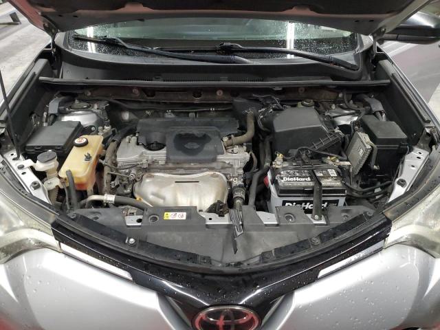 JTMZFREV3JD128774 - 2018 TOYOTA RAV4 LE Gümüş fotoğraf 11