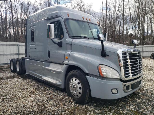 2016 FREIGHTLINER CASCADIA, 