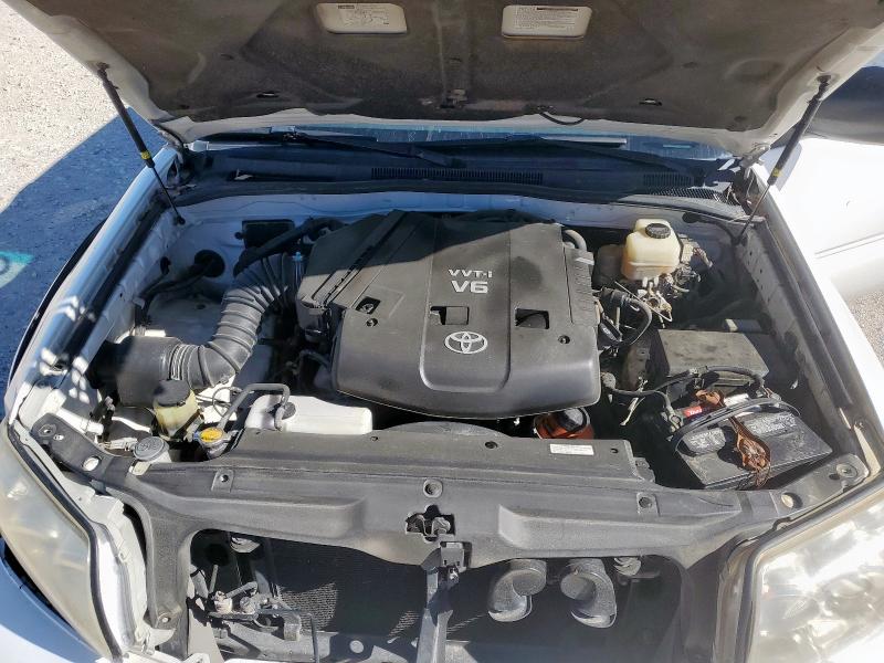 JTEZU14R470094657 - 2007 TOYOTA 4RUNNER SR5 WHITE photo 12