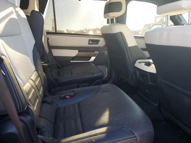 7SVAAABA9PX018145 - 2023 TOYOTA SEQUOIA SR5 SILVER photo 11