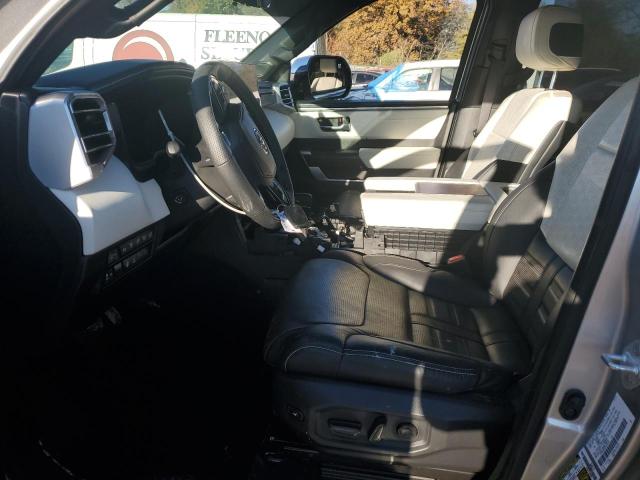 7SVAAABA9PX018145 - 2023 TOYOTA SEQUOIA SR5 SILVER photo 7