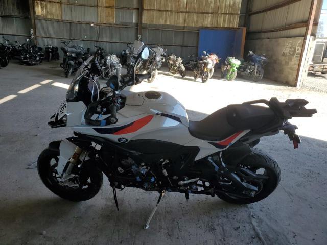 WB10E4306N6F12385 - 2022 BMW S 1000 XR WHITE photo 3